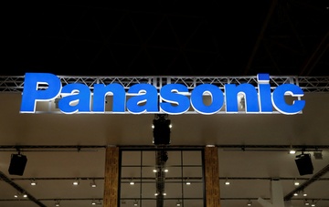 'Ga khong lo' Panasonic cat giam 10.000 nhan su hinh anh