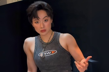 Angela Phuong Trinh chuong ao ba lo khoe dang luc luong hinh anh