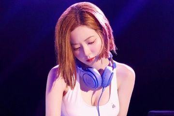 'Nữ DJ gợi cảm nhất Hàn Quốc' trước khi bị hói