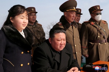 Su xuat hien dang chu y cua con gai ong Kim Jong Un hinh anh