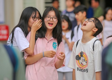 4.000 thi sinh tranh 380 suat vao truong chuyen Ngoai ngu hinh anh
