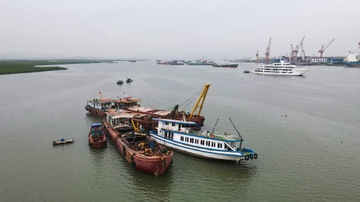 Toan canh vu lat tau du lich khien 35 nguoi chet tren vinh Ha Long hinh anh