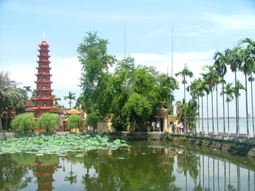 Nhung den, chua duoc tham vieng nhieu nhat ngay ram hinh anh
