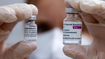 Vaccine hieu qua toi 90% trong ngan chan tu vong vi bien chung Delta hinh anh