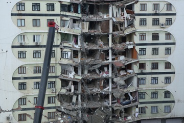 Hon 4.300 nguoi chet trong dong dat huy diet o Tho Nhi Ky, Syria hinh anh