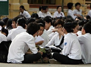 Khong bat buoc sinh vien hoc tang cuong ngoai ngu hinh anh