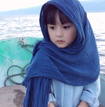Be gai 5 tuoi xinh nhu thien than noi tieng tren mang hinh anh