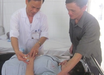 Cham cuu cho nu sinh bi danh den cam khau o Phu Tho hinh anh