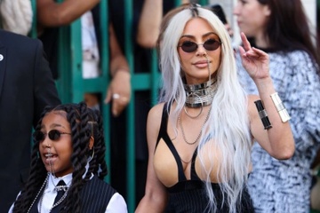 Tranh cai ve chiec vay cua Kim Kardashian hinh anh