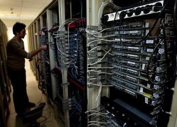 Iran da cat Internet ca nuoc nhu the nao? hinh anh