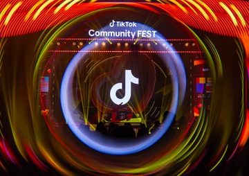 TikTok LIVE kèn cựa YouTube