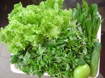 Nhung nguy hiem tiem an khi an rau song hinh anh