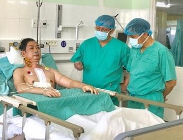 Hanh trinh nghet tho van chuyen qua tim xuyen Viet ngay can Tet hinh anh