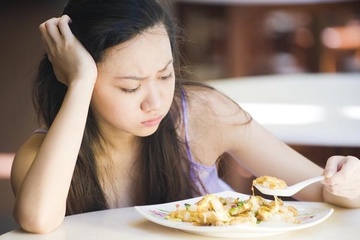 Tai sao thoi tiet nang nong anh huong den vi giac? hinh anh