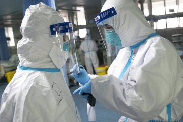 Bac si nhiem virus corona o Vu Han lac quan danh bai dich benh hinh anh