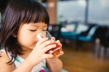 Tre nen an gi khi co van de ve tieu hoa? hinh anh