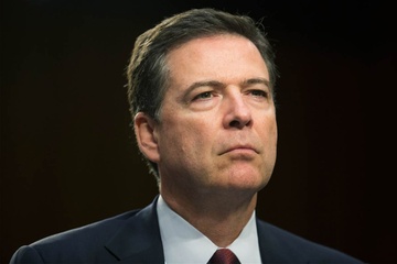 Trump gay soc khi bat ngo sa thai giam doc FBI hinh anh