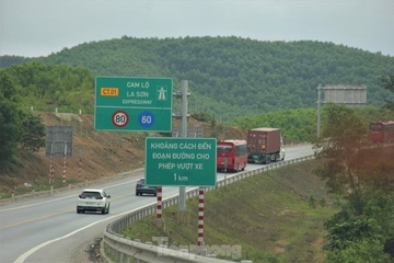 Thong tin moi ve dieu chinh giao thong tren cao toc Cam Lo - La Son hinh anh