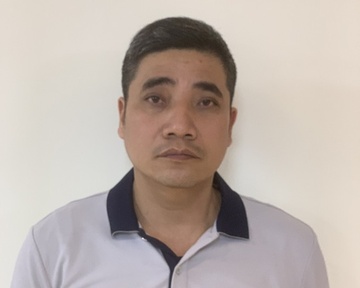 Khoi to mot nhan vien nha may xi mang Yen Bai hinh anh