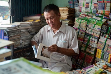 Cu ong co tiem sach cu hon 40 nam, nhieu 'do quy' khong ban hinh anh
