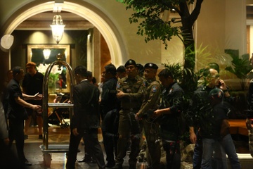 Chi tiet moi vu 4 nguoi Viet chet trong khach san 5 sao o Bangkok hinh anh