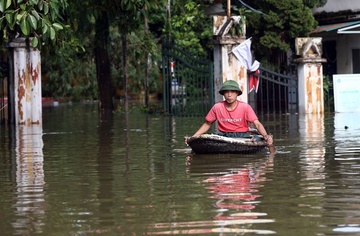 Ha Noi con 30.000 nguoi chua duoc ve nha vi ngap lut hinh anh