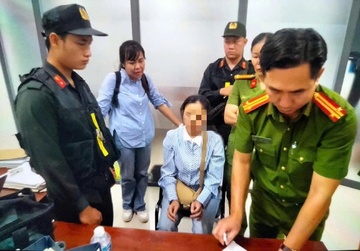 Bat khan cap 2 phu nu vi hanh vi gay roi trat tu va gay thuong tich hinh anh