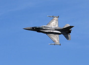Bi mat dang sau vu Nga ban ha chiec F-16 dau tien cua Ukraine hinh anh