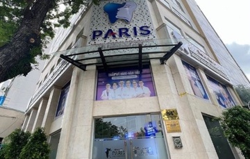 Mot phu nu tu vong sau nang nguc o BV Rang ham mat Tham my Paris hinh anh