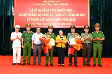 Hai pho giam doc Cong an tinh Soc Trang nghi huu hinh anh