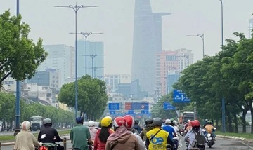 TP.HCM bat dau dot mua dong lon dien rong hinh anh