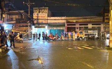 Hai xe máy cùng lao vào nhà dân, hai người tử vong ở TP.HCM