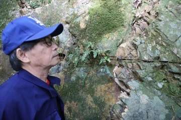 Tinh chuyen khai thac mo ngoc bich o Quang Binh hinh anh