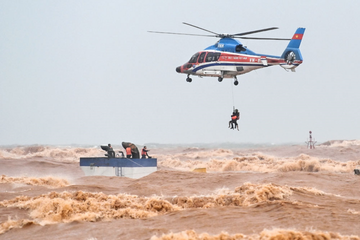 Quân đội huy động 7 máy bay, hơn 400 xe đặc chủng ứng phó bão Wutip