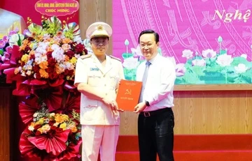 Nghe An co tan Giam doc Cong an tinh hinh anh