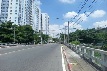 Be gai so sinh bi bo roi trong tui nylon o TP.HCM hinh anh