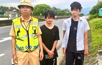 2 thanh niên ngoại quốc nhập cảnh trái phép làm 'việc nhẹ lương cao'