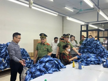 Giam doc Cong an Ha Noi kiem tra hoat dong kinh doanh tai xa La Phu hinh anh