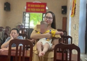 Be trai 4 thang tuoi bi bo roi cung giay viet tay xin loi con hinh anh