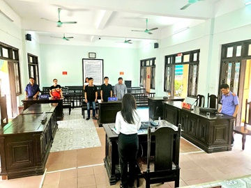 Nhan vien bao ve di tich chiem doat hang tram ve tham quan Dai Noi Hue hinh anh