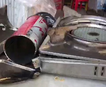 No binh gas mini, 8 nguoi dang an gio phai nhap vien hinh anh