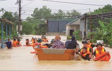Bao hinh thanh tren Bien Dong cuc ky nguy hiem va phuc tap hinh anh