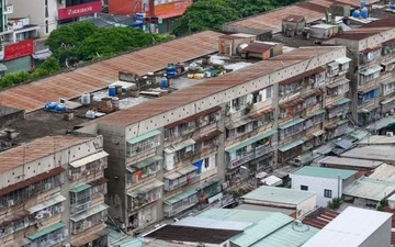 'Chuồng cọp', khung sắt 'bóp nghẹt' lối thoát ở chung cư TP.HCM