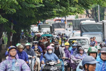 Xe máy xăng sắp rút khỏi Vành đai 1: Người dân được hỗ trợ gì?