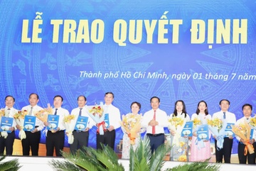 Chu tich TP.HCM chi dao khan ve sap xep giai doan 2 hinh anh