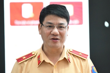 Cong khai so dien thoai, Cuc truong CSGT nhan 100 cuoc goi, tin nhan hinh anh