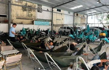 Chuyên gia nói về trạm sạc xe điện trong quán cà phê ở TP.HCM