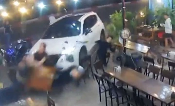 Danh tính, lời khai kẻ lái ôtô lao vào quán nhậu tông chết người