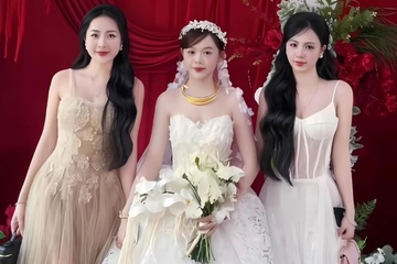 Buc anh co dau Dak Lak chup voi ban than khien dan mang 'khau chien' hinh anh