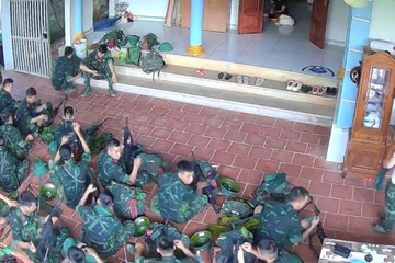 Am long ba chau o Lang Son mo cua cho hon 30 bo doi nghi nho hinh anh